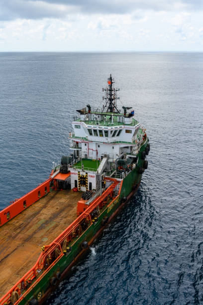 istock Sea tow in the high sea 1328170931