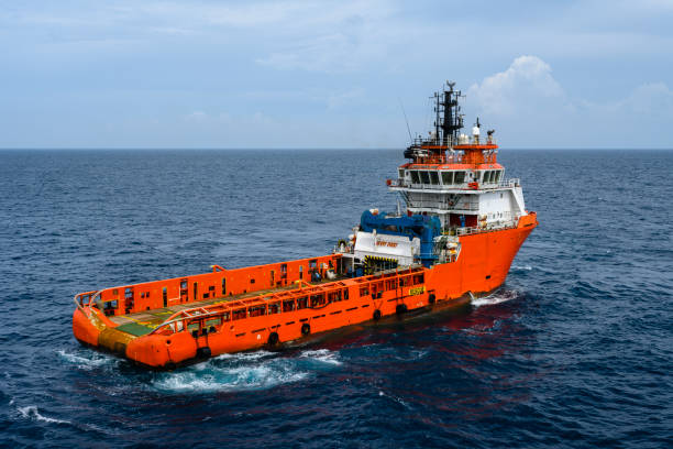 istock Sea tow in the high sea 1328171049