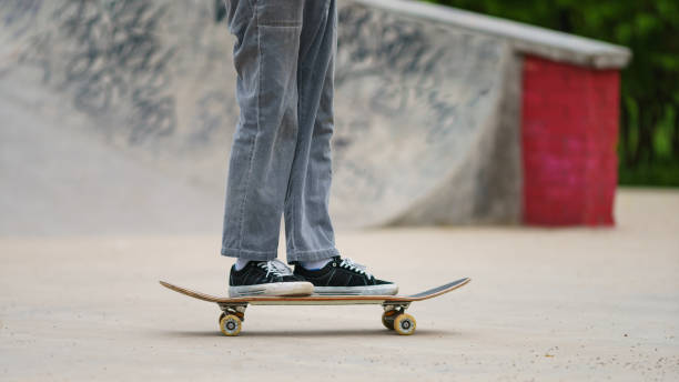 istock Preparation to skateboarder stunt 1328181569