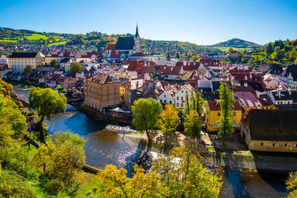 istock View of Cesky Krumlov 1328190342