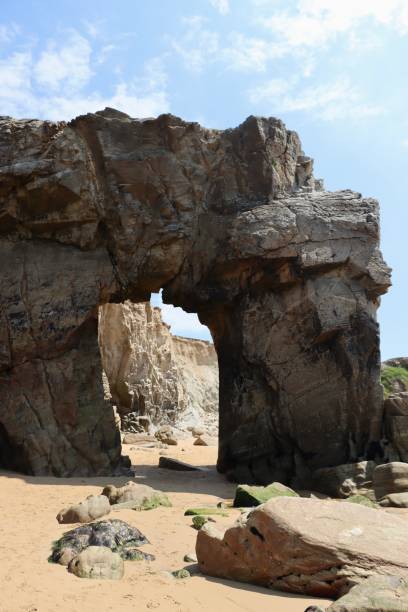 istock The arch of Quiberon 1328208352