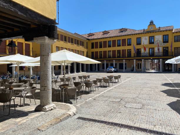 istock Tordesillas, Plaza Mayor 1328218497