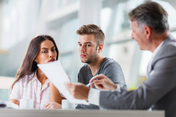 istock I am not sure if we should trust this agent! 1328276861