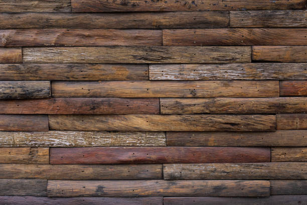 hi resolución de madera vieja pared texturizada, pared de tronco marrón para el fondo. - cabaña fotografías e imágenes de stock