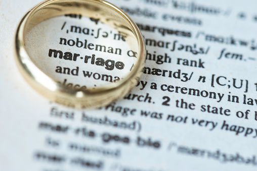 Weeding rings on word marriage in dictionary.