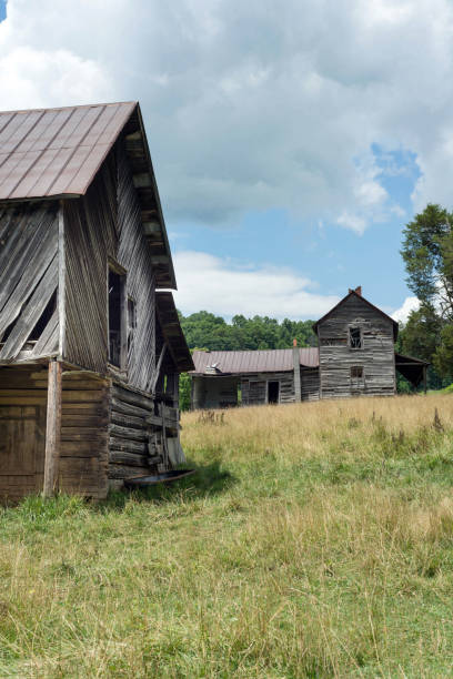 istock Old farm now abandoned 1328401469