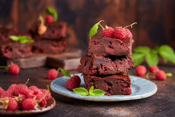 Brownie bars with dark chocolate and raspberries