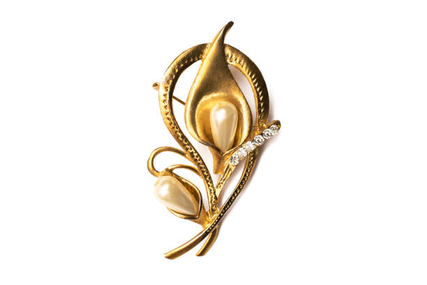 spilla d'oro vintage su sfondo bianco isolato. - brooch jewelry antique gem foto e immagini stock