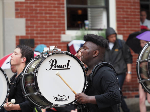 immagine della bunker hill day parade 2019 a boston, massachusetts. - african descent african culture drum history foto e immagini stock