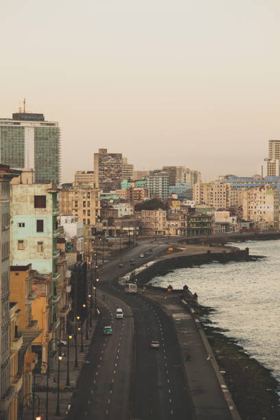 istock Cuba Vintage Havanna 1328621292