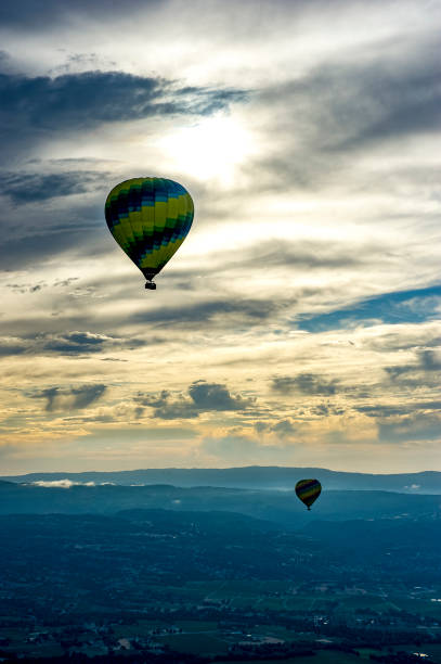 loty balonem nad doliną napa, kalifornia - hot air balloon california napa napa valley zdjęcia i obrazy z banku zdjęć