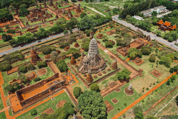 aerial view of ayutthaya temple, wat ratchaburana, empty during covid, in phra nakhon si ayutthaya, historic city in thailand - sukhothai stok fotoğraflar ve resimler