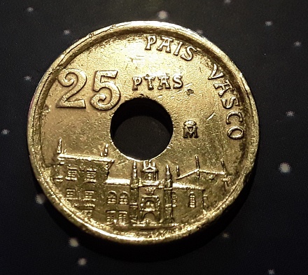 5 yen brass coin issued in 1969, old design with hole