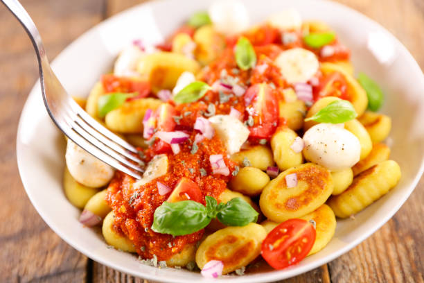 gnocchi with tomato sauce and mozzarella