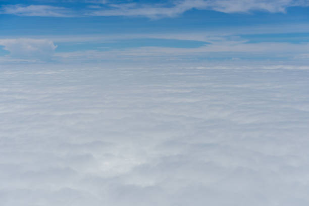 blue sky and white clouds on the stratosphere - cloud cloudscape stratosphere above imagens e fotografias de stock