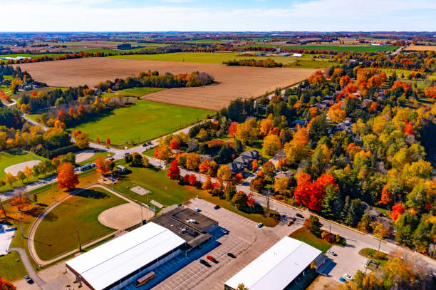 paesaggio urbano con vista aerea, elora, canada - wellington ontario foto e immagini stock