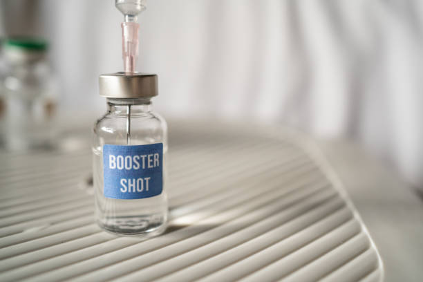 booster shot covid-19 concetto di vaccino - 2nd base foto e immagini stock