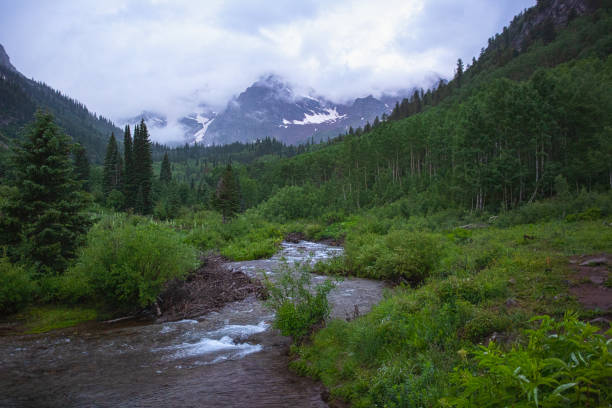 istock Maroon Bells in the rain 1328988028