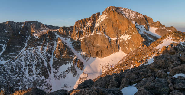 восход солнца на пике лонгс - longs peak стоковые фото и изображения