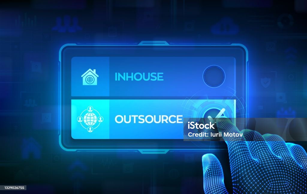 Outsourcing- oder Inhouse-Choice-Konzept. Entscheidung treffen. Outsourcing Globale Rekrutierung. Personalwesen. Hand auf virtuellem Touchscreen, indem Sie das Häkchen auf der Auslagerungstaste ankreuzen. Vektorillustration. - Lizenzfrei Outsourcing Vektorgrafik Outsourcing- oder Inhouse-Choice-Konzept. Entscheidung treffen. Outsourcing Globale Rekrutierung. Personalwesen. Hand auf virtuellem Touchscreen, indem Sie das Häkchen auf der Auslagerungstaste ankreuzen. Vektorillustration. - Lizenzfrei Outsourcing Vektorgrafik