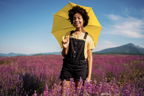 Vestidos De Dama De Honor De Color Lila - Banco de fotos e imágenes de stock - iStock Vestidos De Dama De Honor De Color Lila - Banco de fotos e imágenes de stock - iStock