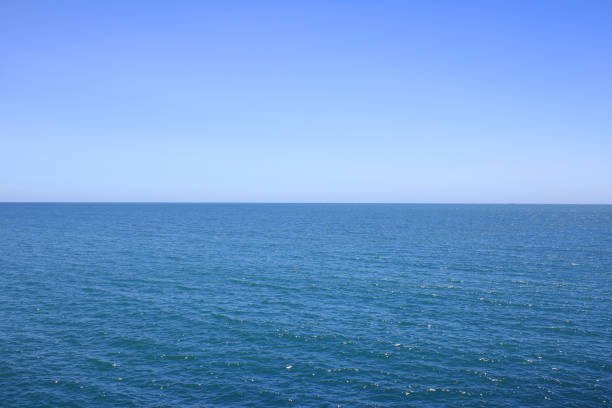 istock Horizon in the Atlantic Ocean 1329118924
