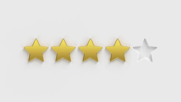 valutazione a cinque stelle. quattro delle cinque stelle d'oro su sfondo bianco. valuta un'azienda o un'app online. 5 stelle d'oro per l'illustrazione della recensione della qualità del cliente. - first class star shape rank gold foto e immagini stock