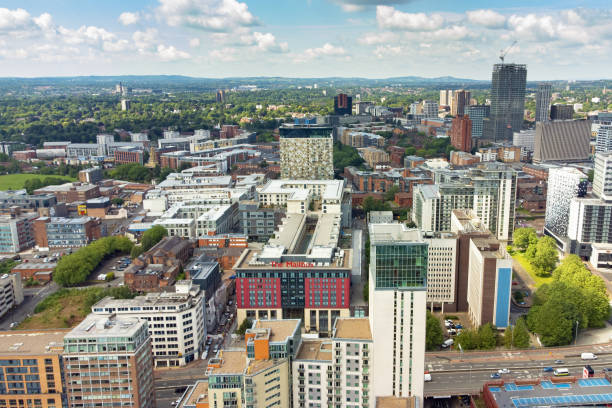 birmingham aerial cityscape, inglaterra, reino unido - birmingham west midlands town hall uk - fotografias e filmes do acervo