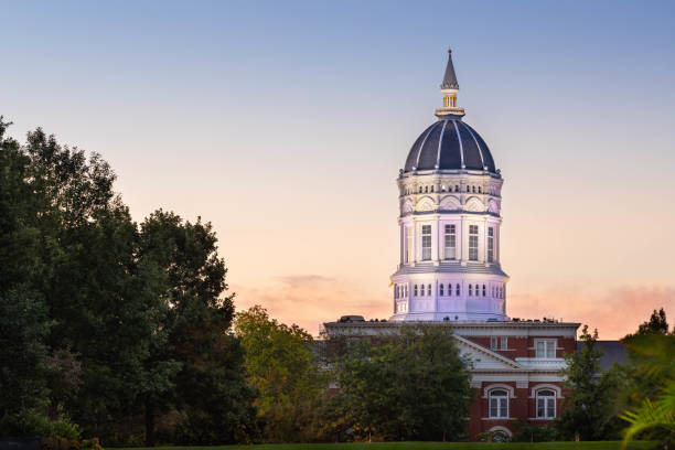 jesse hall dome at university of missouri - columbia missouri imagens e fotografias de stock