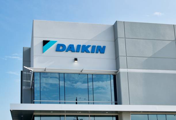 Daikin office building exterior and sign in Houston, TX. Houston, Texas USA 07-05-2021: Daikin office building exterior and sign in Houston, TX. Japanese multinational air conditioning company established in 1924. brand name photos stock pictures, royalty-free photos & images