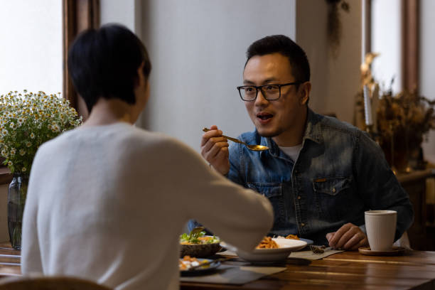 istock A couple eating in a restaurant 1329363614