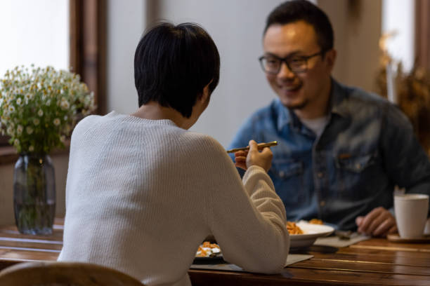 istock A couple eating in a restaurant 1329363665