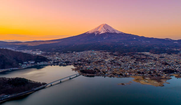 panorama mt fuji vista aérea del lago kawaguchiko, japón - prefectura de yamanashi fotografías e imágenes de stock