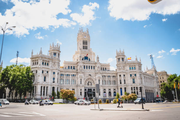 istock Plaza de Cibeles, Madrid 1329398296