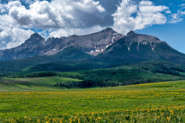 istock Beautiful mountain scenery in Colorado 1329403198
