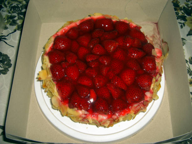 Strawberry cake in a box