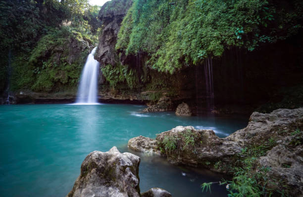 bella cascata nella provincia di moc chau nel nord del vietnam - length south high up climate foto e immagini stock