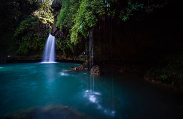 nice waterfall in moc chau province northern vietnam - length south high up climate imagens e fotografias de stock