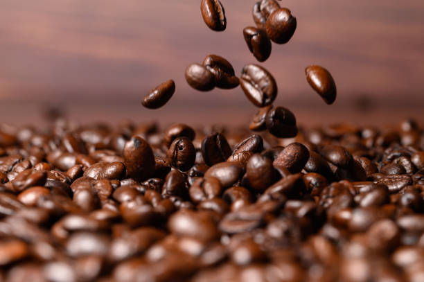 istock Love drinking coffee, coffee mugs and coffee beans 1329444596