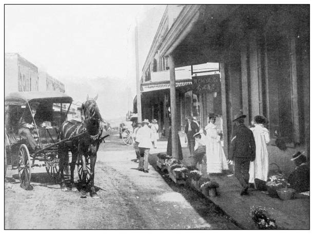 istock Antique black and white photograph: Street in Honolulu, Hawaii 1329517901