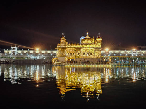 istock Evening aarti at Har Ki Pauri, Haridwar 1329565373