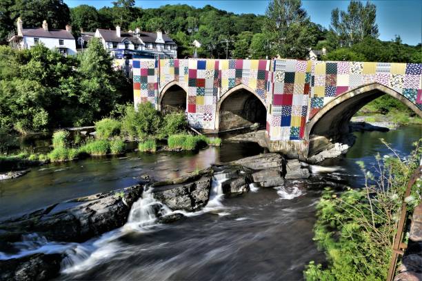 ponti di llangollen non muri - dee river river denbighshire wales foto e immagini stock