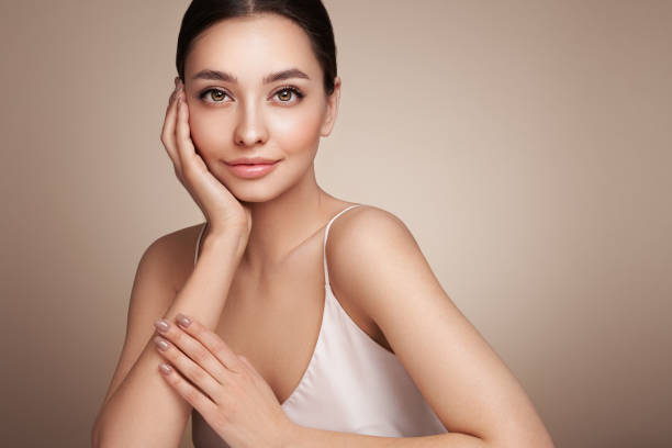 portrait beautiful young woman with clean fresh skin - beauty face woman stockfoto's en -beelden