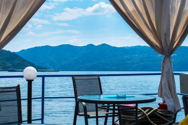 restaurant-terrace on a floating pontoon - dining nautical vessel recreational boat europe imagens e fotografias de stock