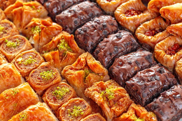 dolce turco baklava - baklawa foto e immagini stock