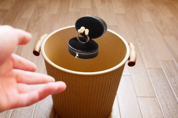 istock Throw unnecessary rings into the trash can with the case 1329763186