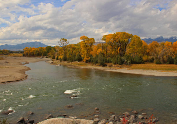 istock Paradise Valley and the Tom Miner Basin Autumn 1329771197