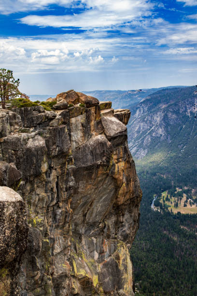 istock Taft Point, Yosemite National Park 1329803123