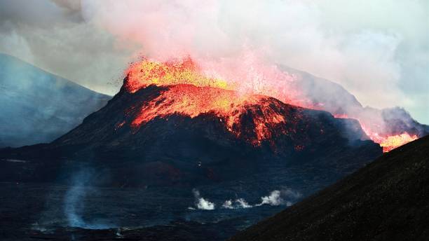istock Fagradalsfjall Geldingadalur Volcano Eruption in Iceland 1329830621