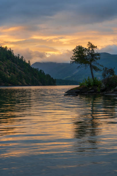 istock Gordon Bay Lake Cowichan 1329936268